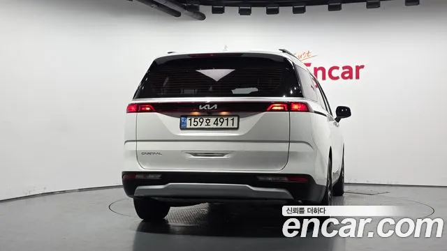 Kia Carnival 2022 thumb 3