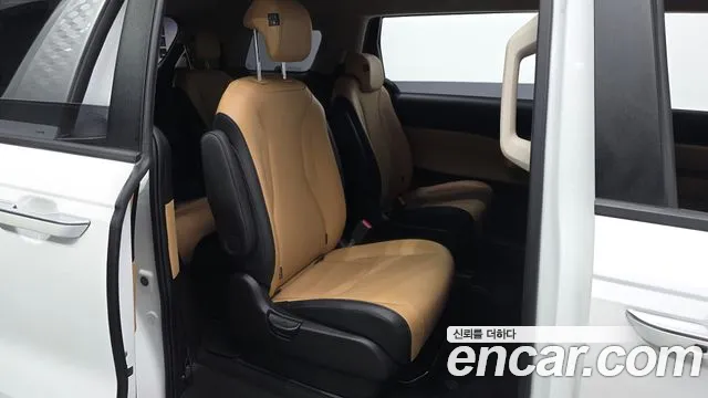 Kia Carnival 2022 thumb 10