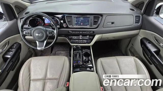 Kia Carnival 2015 thumb 7
