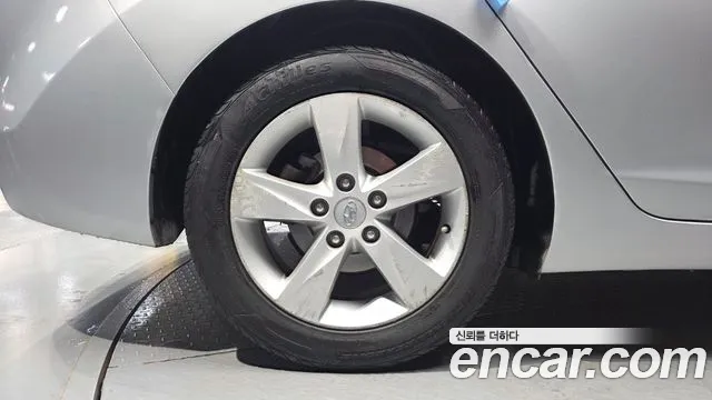 Hyundai Avante 2011 thumb 5