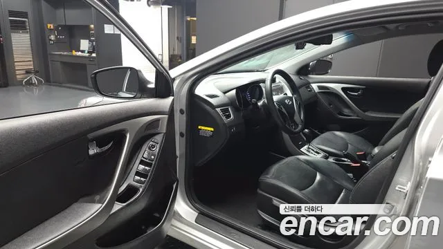 Hyundai Avante 2011 thumb 10