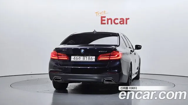 BMW 5-Series 2017 thumb 4