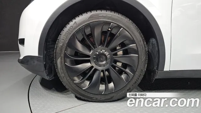 Tesla Model Y 2024 thumb 5