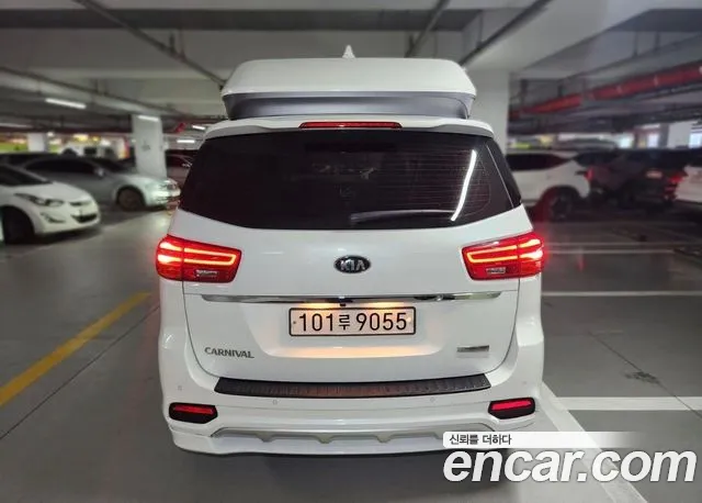 Kia Carnival 2020 thumb 2