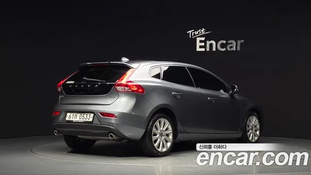 Volvo V40 2015 thumb 2