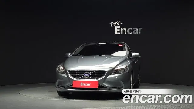 Volvo V40 2015 thumb 3