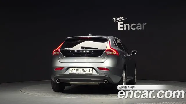 Volvo V40 2015 thumb 4