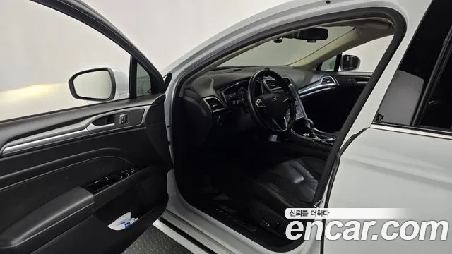 Ford Mondeo 2016 thumb 10