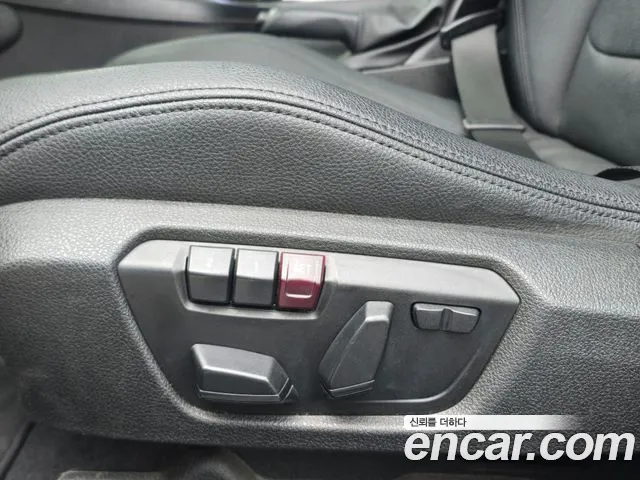 BMW 1-Series 2015 thumb 10