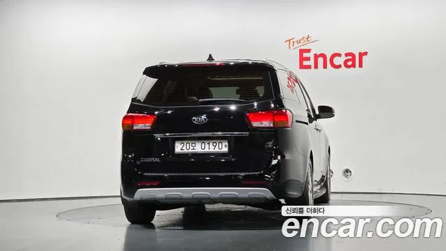 Kia Carnival 2016 thumb 3