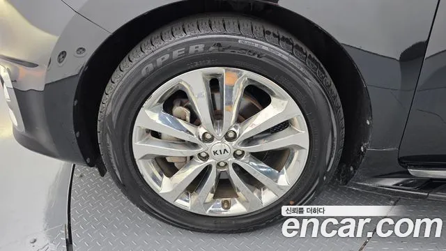 Kia Carnival 2016 thumb 4