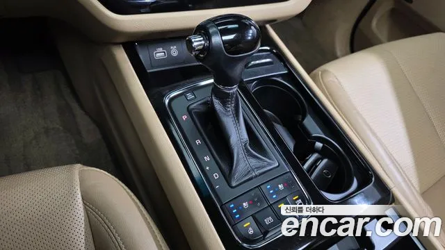 Kia Carnival 2016 thumb 8