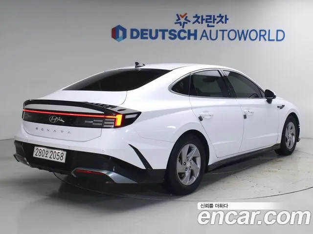 Hyundai Sonata 2023 thumb 2