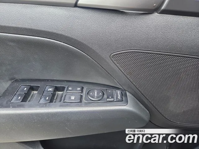 Hyundai Avante 2017 thumb 8