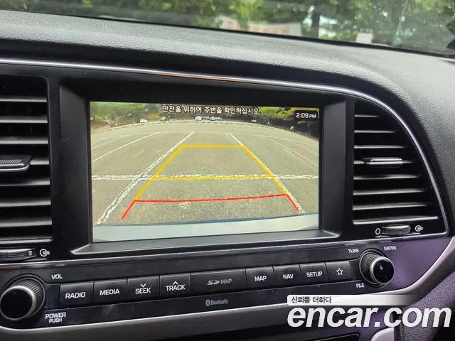 Hyundai Avante 2017 thumb 10