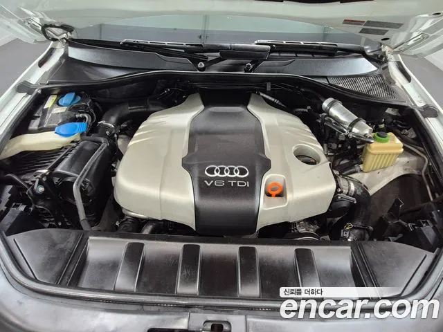 Audi Q7 2012 thumb 6