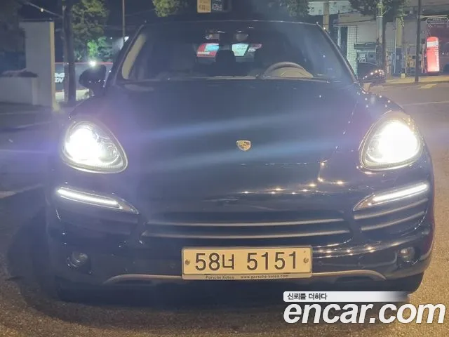 Porsche Cayenne 2011 thumb 9
