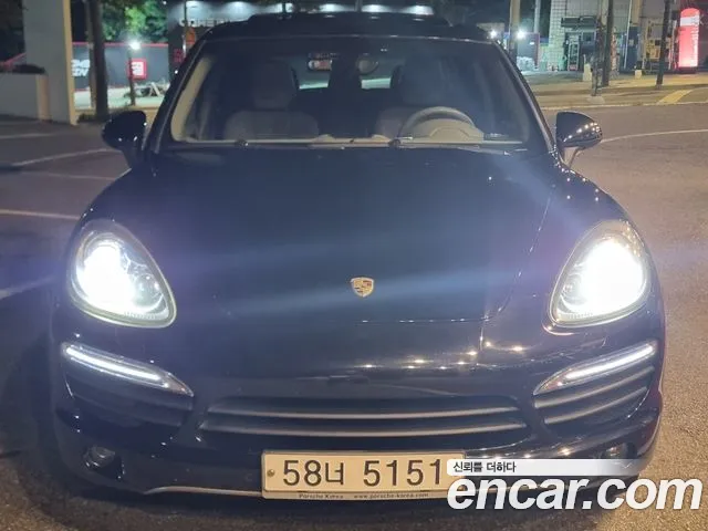 Porsche Cayenne 2011 thumb 12