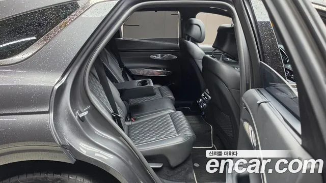 Genesis GV70 2022 thumb 11