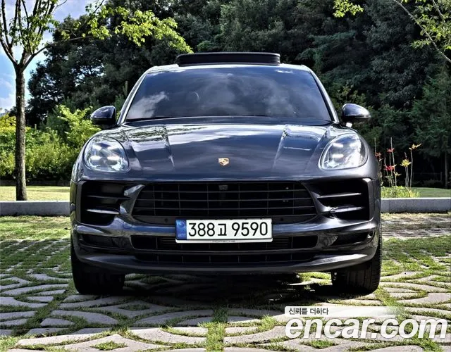Porsche Macan 2021 thumb 3