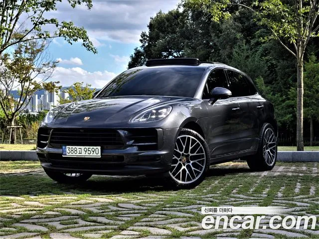 Porsche Macan 2021 thumb 11