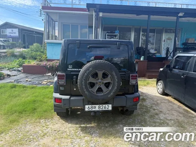 Jeep Wrangler 2011 thumb 2