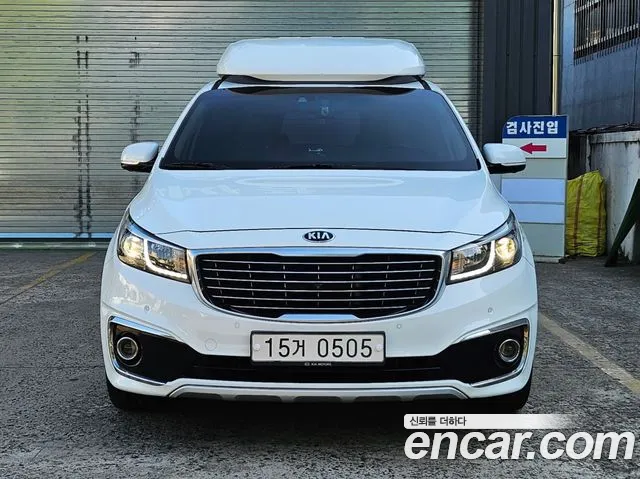 Kia Carnival 2015 thumb 4