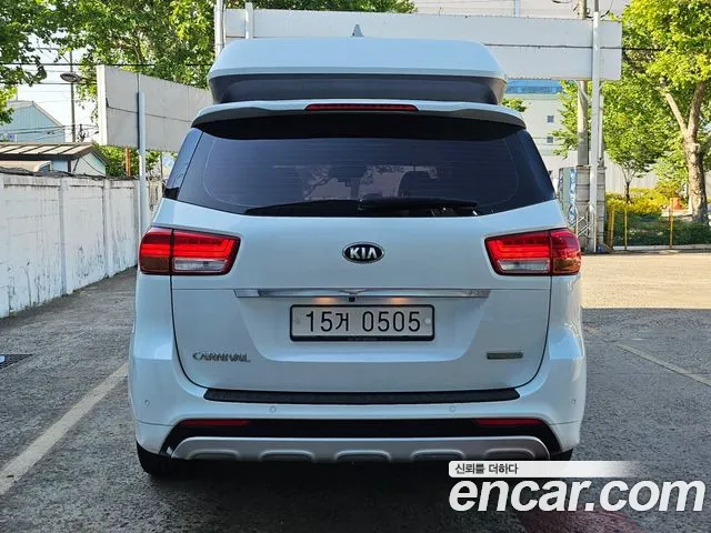 Kia Carnival 2015 thumb 6