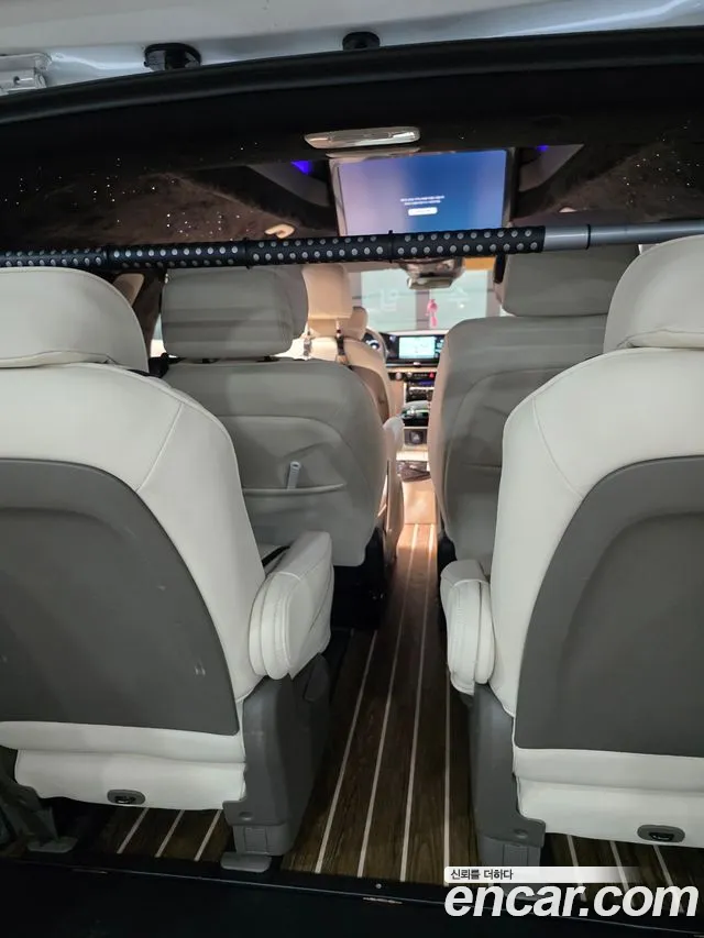 Kia Carnival 2023 thumb 3