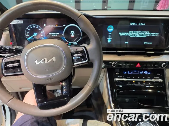 Kia Carnival 2023 thumb 6