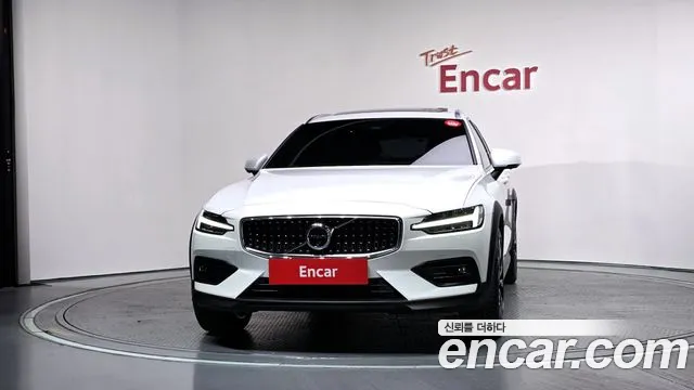 Volvo V60 2024 thumb 3