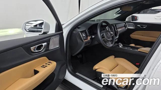 Volvo V60 2024 thumb 10
