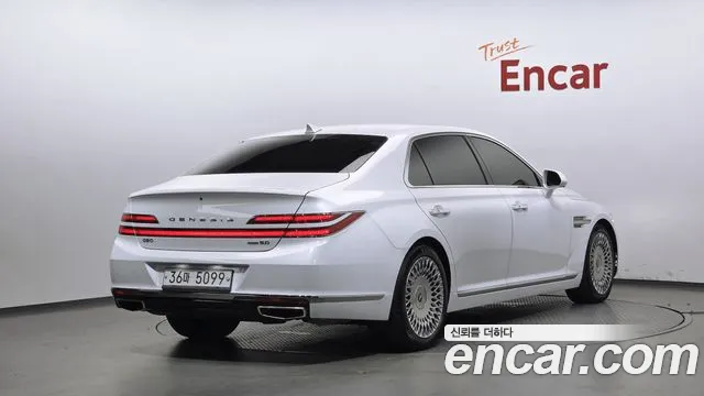 Genesis G90 2019 thumb 2