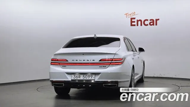 Genesis G90 2019 thumb 4