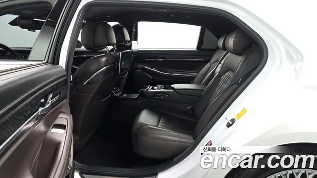 Genesis G90 2019 thumb 12