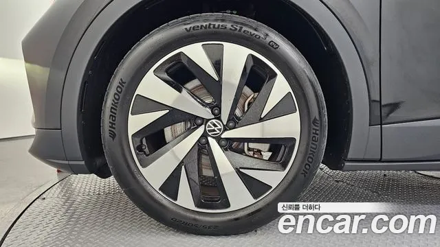 Volkswagen ID.4 2025 thumb 5