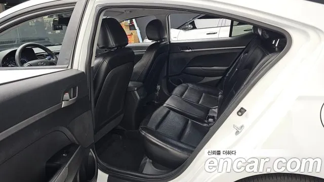 Hyundai Avante 2015 thumb 11