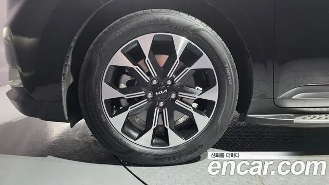 Kia Carnival 2023 thumb 5
