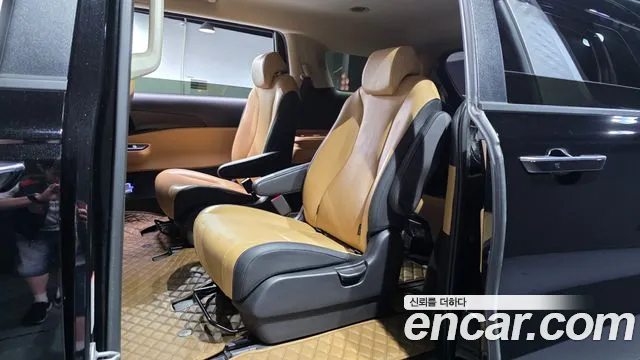 Kia Carnival 2023 thumb 12