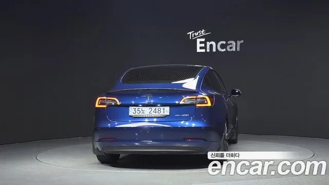 Tesla Model 3 2020 thumb 4