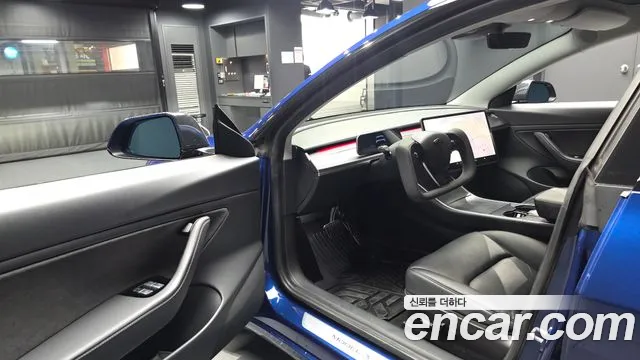 Tesla Model 3 2020 thumb 10