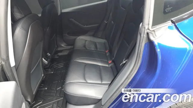 Tesla Model 3 2020 thumb 12