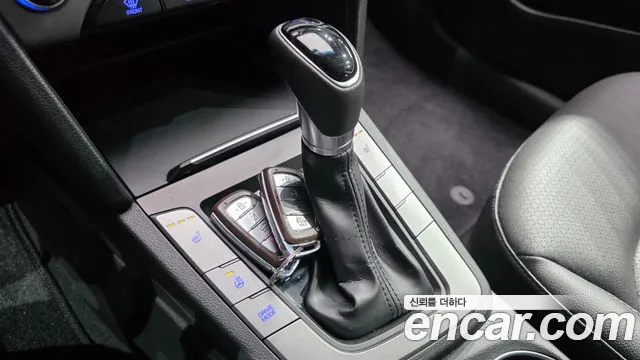 Hyundai Avante 2017 thumb 9