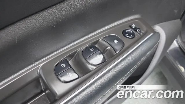 Renault-KoreaSamsung Koleos 2019 thumb 12