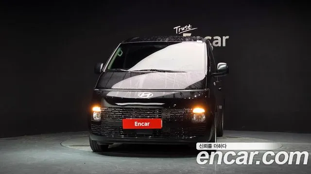 Hyundai Staria 2024 thumb 3