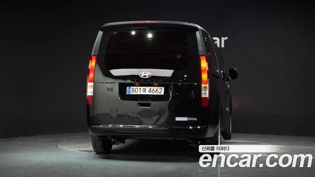 Hyundai Staria 2024 thumb 4