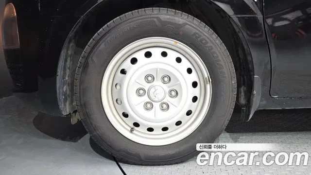 Hyundai Staria 2024 thumb 5