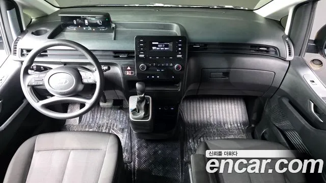 Hyundai Staria 2024 thumb 7