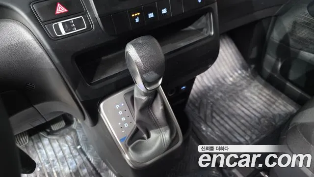 Hyundai Staria 2024 thumb 9
