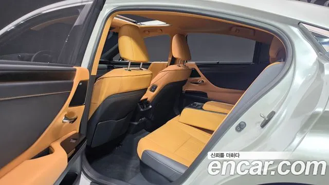 Lexus ES 2026 thumb 11